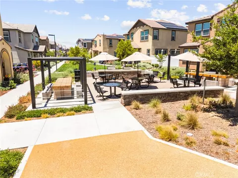 Exterior - 40379 Melrose Dr, Temecula, CA 92591 photo 8 of 12