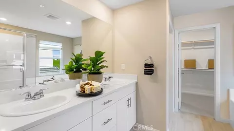 Bath - 1769 Eagle Rd, Rialto, CA 92376 photo 1 of 1