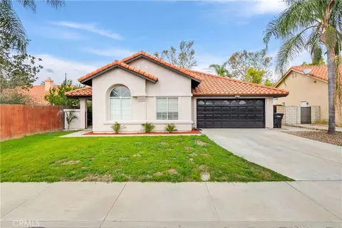 1235 Marble Ct, Hemet, CA 92543