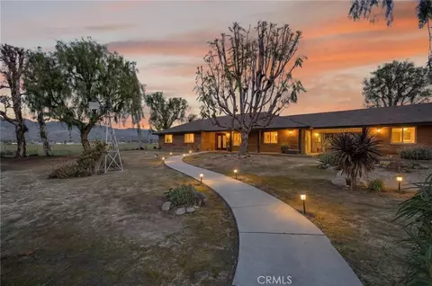 772 Smith, Hemet, CA 92544