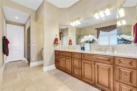 Bath - 38525 Via De Oro, Temecula, CA 92592 photo 4 of 7