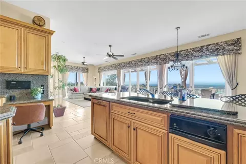 Kitchen - 38525 Via De Oro, Temecula, CA 92592 photo 2 of 8