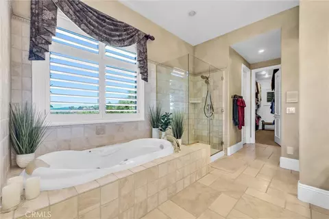 Bath - 38525 Via De Oro, Temecula, CA 92592 photo 5 of 7