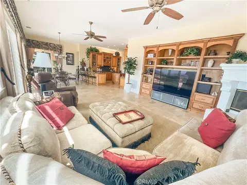 Living - 38525 Via De Oro, Temecula, CA 92592 photo 4 of 5