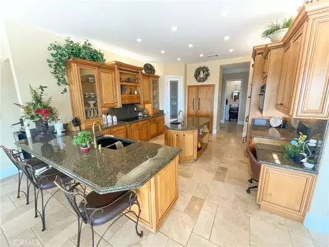 Kitchen - 38525 Via De Oro, Temecula, CA 92592 photo 7 of 8
