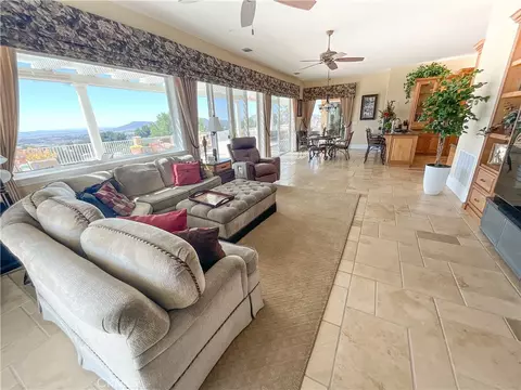 Living - 38525 Via De Oro, Temecula, CA 92592 photo 5 of 5