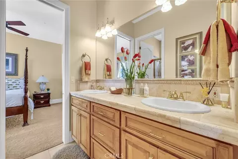 Bath - 38525 Via De Oro, Temecula, CA 92592 photo 2 of 7
