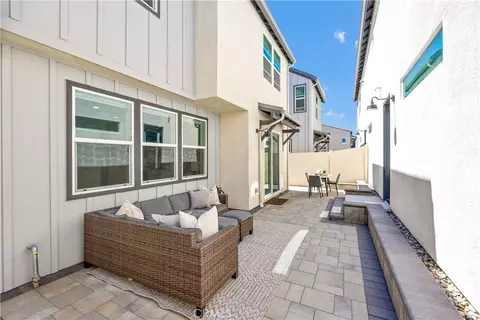 Exterior - 39532 Tannat Dr, Temecula, CA 92591 photo 5 of 11