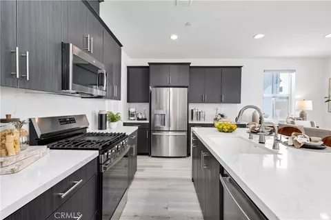Kitchen - 39532 Tannat Dr, Temecula, CA 92591 photo 2 of 5