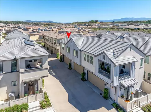 View/Area - 39532 Tannat Dr, Temecula, CA 92591 photo 4 of 17