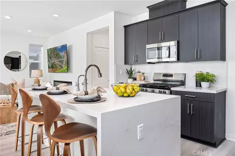 Kitchen - 39532 Tannat Dr, Temecula, CA 92591 photo 3 of 5