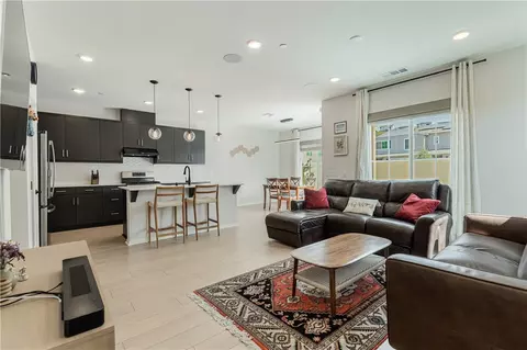 Living - 35103 Vintage Cv, Fallbrook, CA 92028 photo 2 of 3