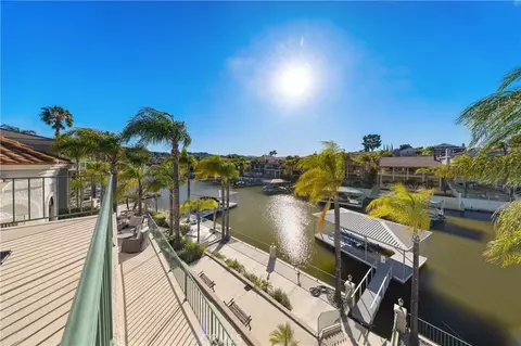 30181 Swan Pt, Canyon Lake, CA 92587