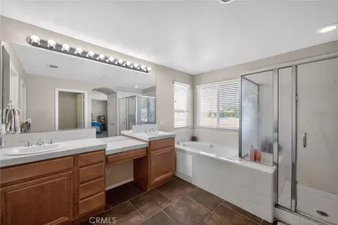 Bath - 33884 Pegase Ct, Temecula, CA 92592 photo 1 of 2
