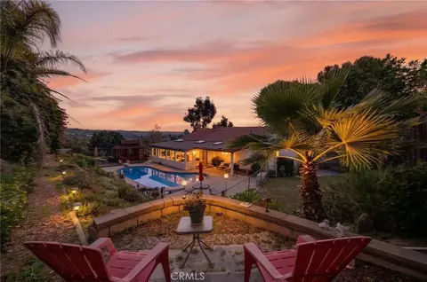 1528 York Dr, Vista, CA 92084