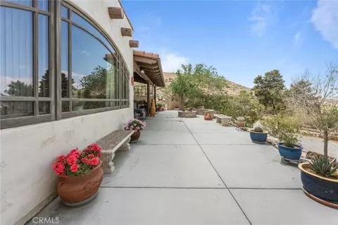 Exterior - 9075 Mesa Vista St, Apple Valley, CA 92308 photo 10 of 11