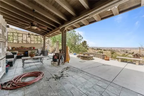 Exterior - 9075 Mesa Vista St, Apple Valley, CA 92308 photo 5 of 11