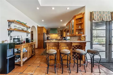 Kitchen - 9075 Mesa Vista St, Apple Valley, CA 92308 photo 3 of 3