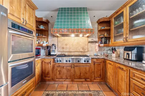 Kitchen - 9075 Mesa Vista St, Apple Valley, CA 92308 photo 1 of 3