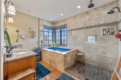 Bath - 9075 Mesa Vista St, Apple Valley, CA 92308 photo 1 of 3