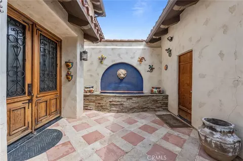 Exterior - 9075 Mesa Vista St, Apple Valley, CA 92308 photo 2 of 11