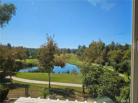 View/Area - 32509 Hupa Dr, Temecula, CA 92592 photo 4 of 13