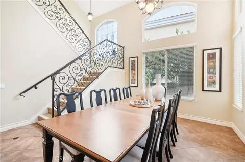 Dining - 32509 Hupa Dr, Temecula, CA 92592 photo 3 of 3