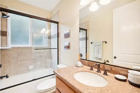Bath - 32509 Hupa Dr, Temecula, CA 92592 photo 2 of 5