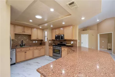 Kitchen - 2591 Peach Tree, Hemet, CA 92545 photo 1 of 4