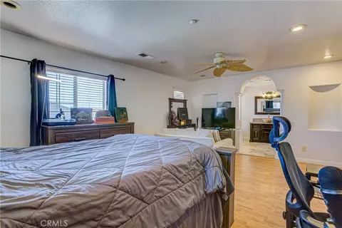 Bedroom - 8034 Palm Vw, Riverside, CA 92508 photo 2 of 3