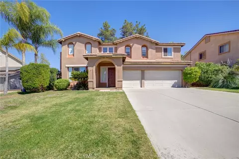 Exterior - 8034 Palm Vw, Riverside, CA 92508 photo 8 of 9