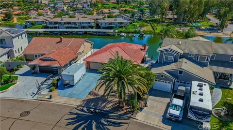 30449 Sea Horse, Canyon Lake, CA 92587