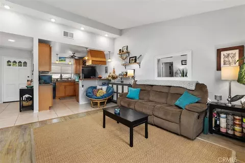 Living - 4125 Pinehurst Ct, Fallbrook, CA 92028 photo 2 of 3