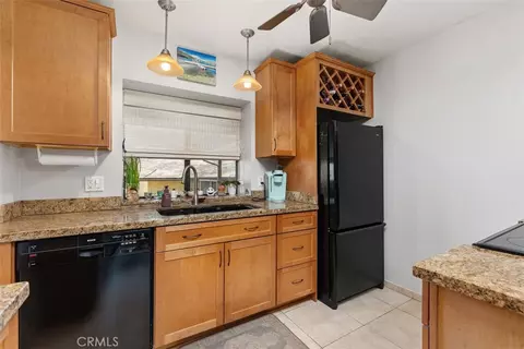 Kitchen - 4125 Pinehurst Ct, Fallbrook, CA 92028 photo 4 of 7