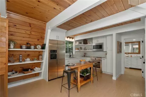Kitchen - 26980 Everest, Lake Arrowhead, CA 92352 photo 1 of 5