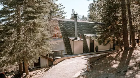 Exterior - 26980 Everest, Lake Arrowhead, CA 92352 photo 10 of 12