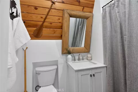 Bath - 26980 Everest, Lake Arrowhead, CA 92352 photo 3 of 3