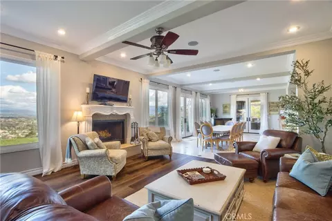 Living - 44195 Via Horca, Temecula, CA 92590 photo 4 of 5