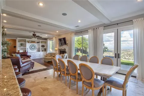 Dining - 44195 Via Horca, Temecula, CA 92590 photo 1 of 2