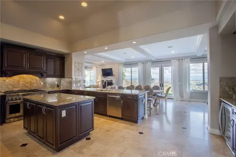 Kitchen - 44195 Via Horca, Temecula, CA 92590 photo 2 of 6