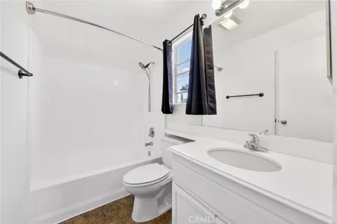 Bath - 32798 Caserta Dr, Temecula, CA 92592 photo 1 of 4
