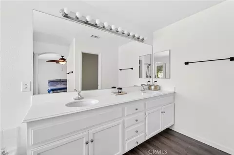 Bath - 32798 Caserta Dr, Temecula, CA 92592 photo 3 of 4