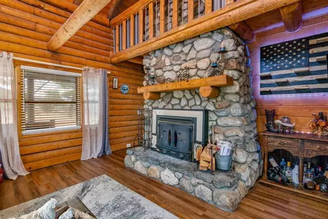 Living - 37325 Bohlen, Anza, CA 92539 photo 3 of 3
