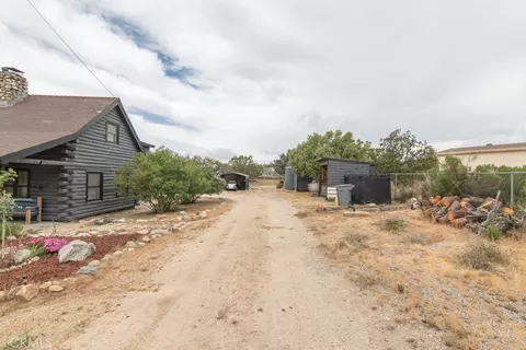Exterior - 37325 Bohlen, Anza, CA 92539 photo 4 of 16