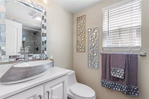 Bath - 45575 Hawk Ct, Temecula, CA 92592 photo 1 of 7