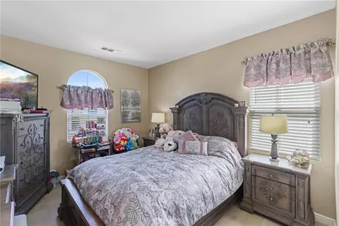 Bedroom - 45575 Hawk Ct, Temecula, CA 92592 photo 3 of 7