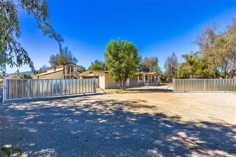 27355 Scott Rd, Menifee, CA 92584