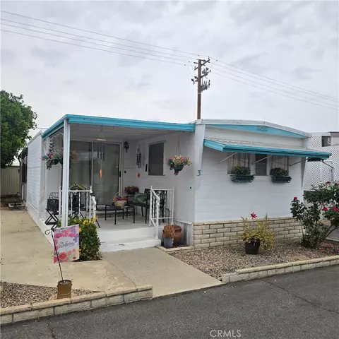 880 N Lake St #3, Hemet, CA 92544
