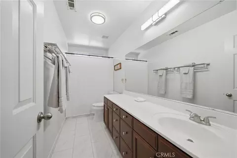 Bath - 32783 Bijan Ct, Temecula, CA 92592 photo 3 of 3