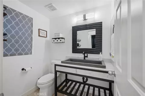 Bath - 32783 Bijan Ct, Temecula, CA 92592 photo 1 of 3